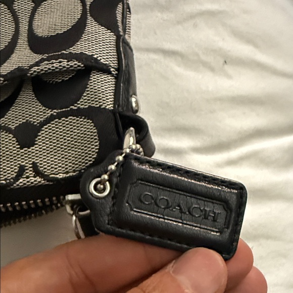 Coach Signature Black and Gray Shoulder Bag - Picture 7 of 9